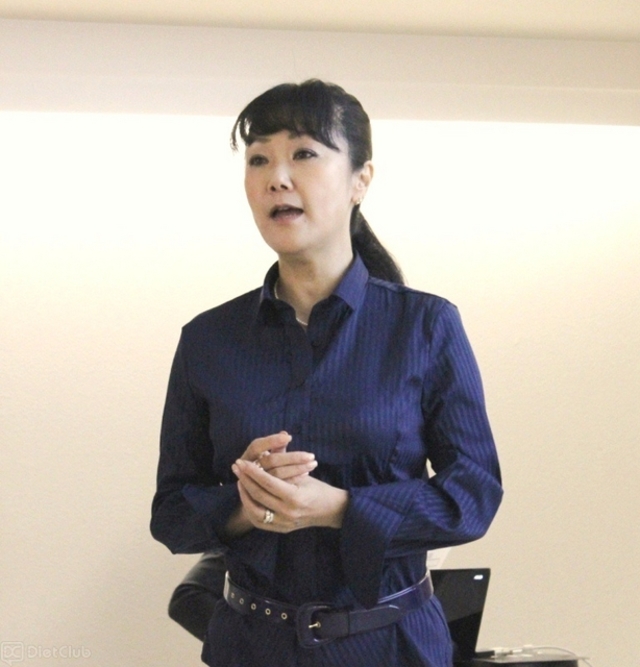 コアトレこと、体軸トレーニングを考案したコンディショニングトレーナーの有吉与志恵氏