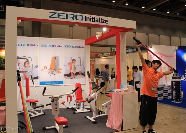 「スポーツビューティ―ゾーン」にブースを出展していたゼロイニシャライズのブース