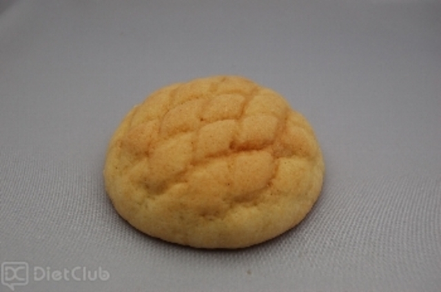 実りベーカリー 健 ブランのしっとりメロンパン（130円）