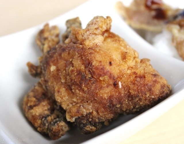 発表会で、試食用に振る舞われた「中津からあげ（醤油味）」